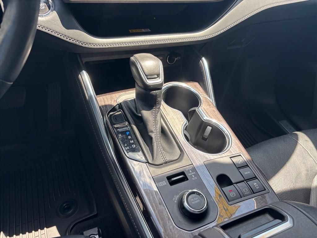 Used 2023 Toyota Highlander Limited AWD/4WD image 19