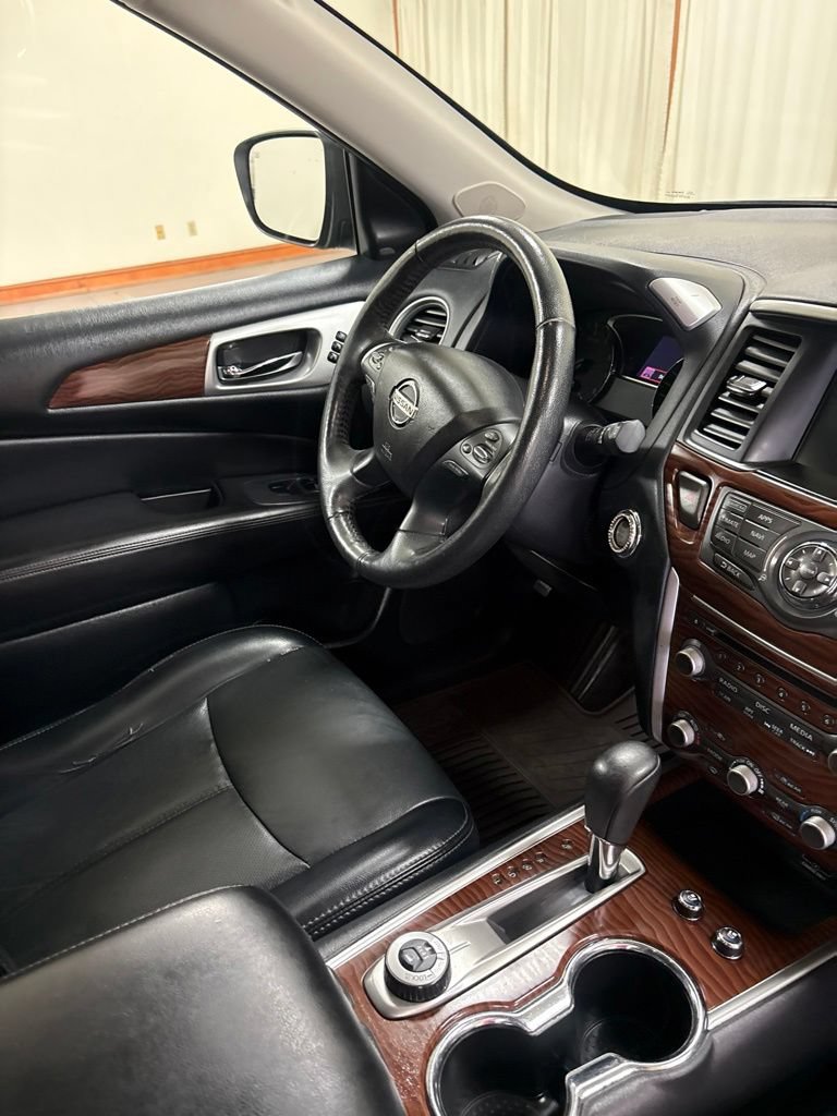Used 2020 Nissan Pathfinder Platinum AWD/4WD image 27