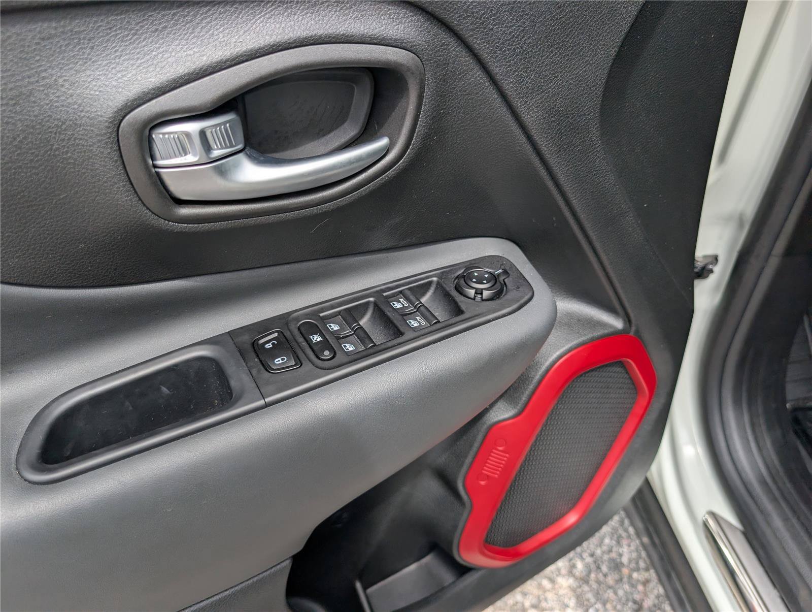 Used 2022 Jeep Renegade Trailhawk w/ Sun/Sound Group AWD/4WD image 20