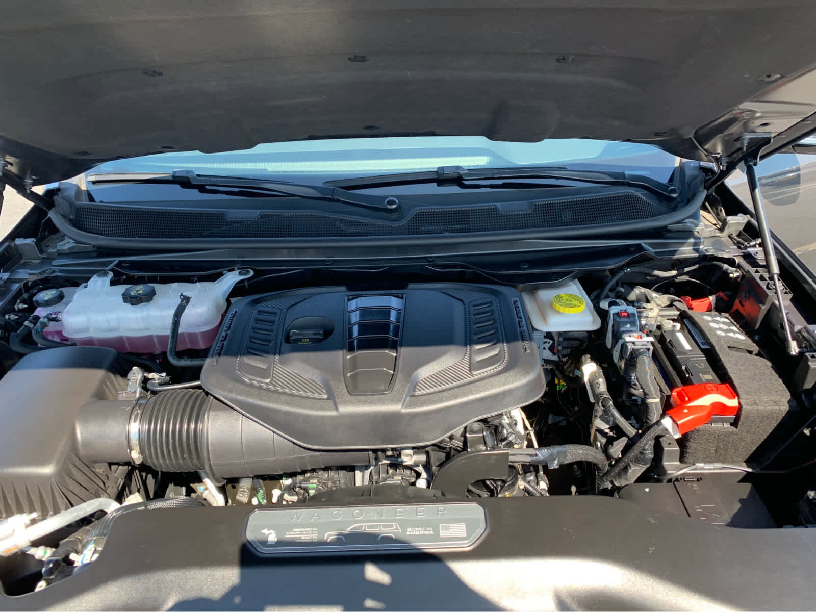 Used 2024 Jeep Wagoneer 4WD w/ Premium Group I image 9