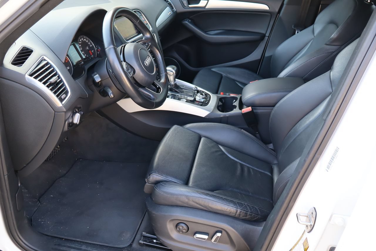 Used 2017 Audi Q5 2.0T Premium Plus w/ Technology Package AWD/4WD image 15
