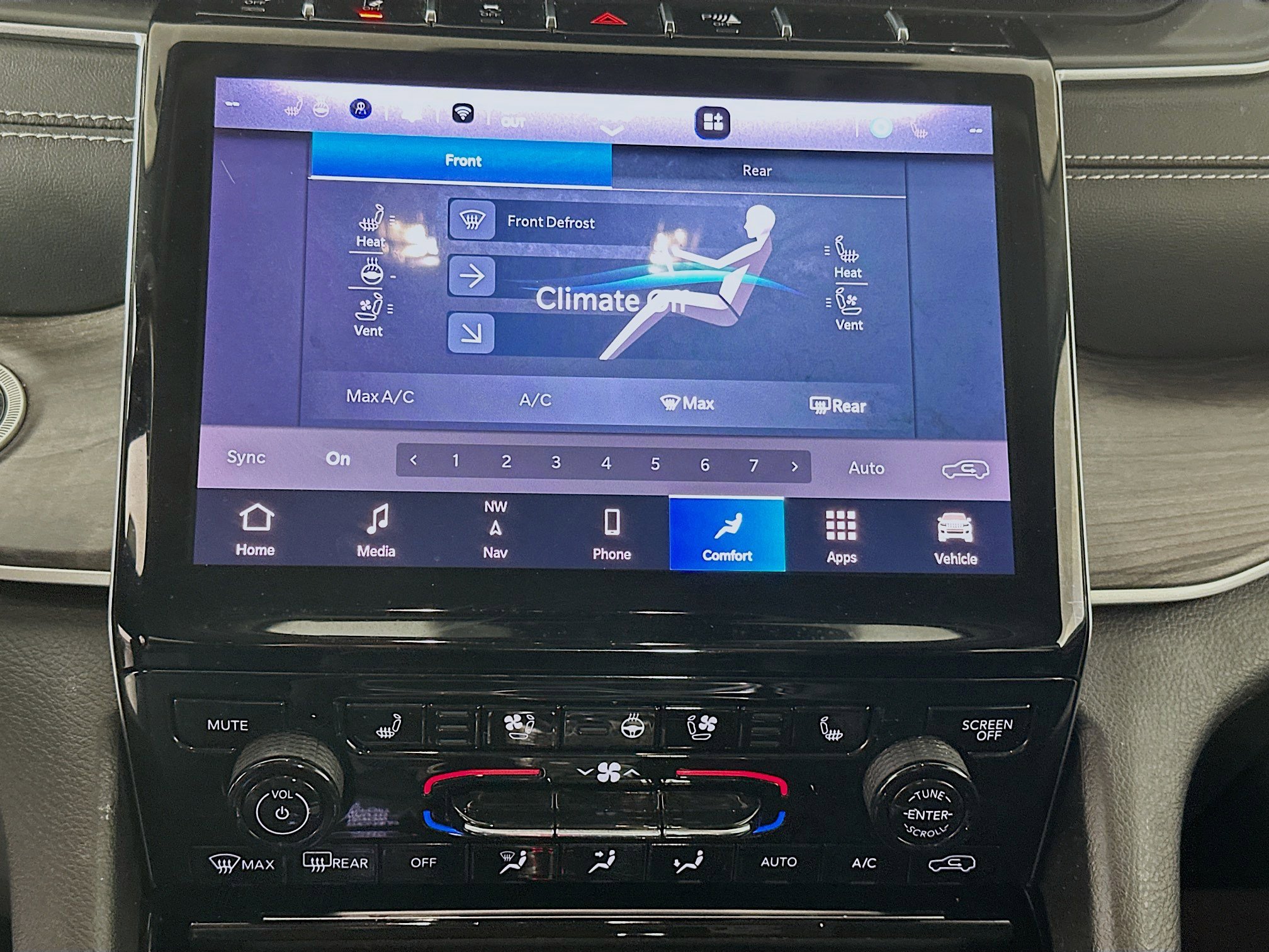 Used 2023 Jeep Grand Cherokee L Limited w/ Luxury Tech Group II image 24