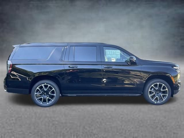New 2026 Chevrolet Suburban RST image 4