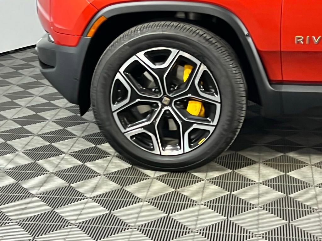 Used 2024 Rivian R1S Launch Edition image 8