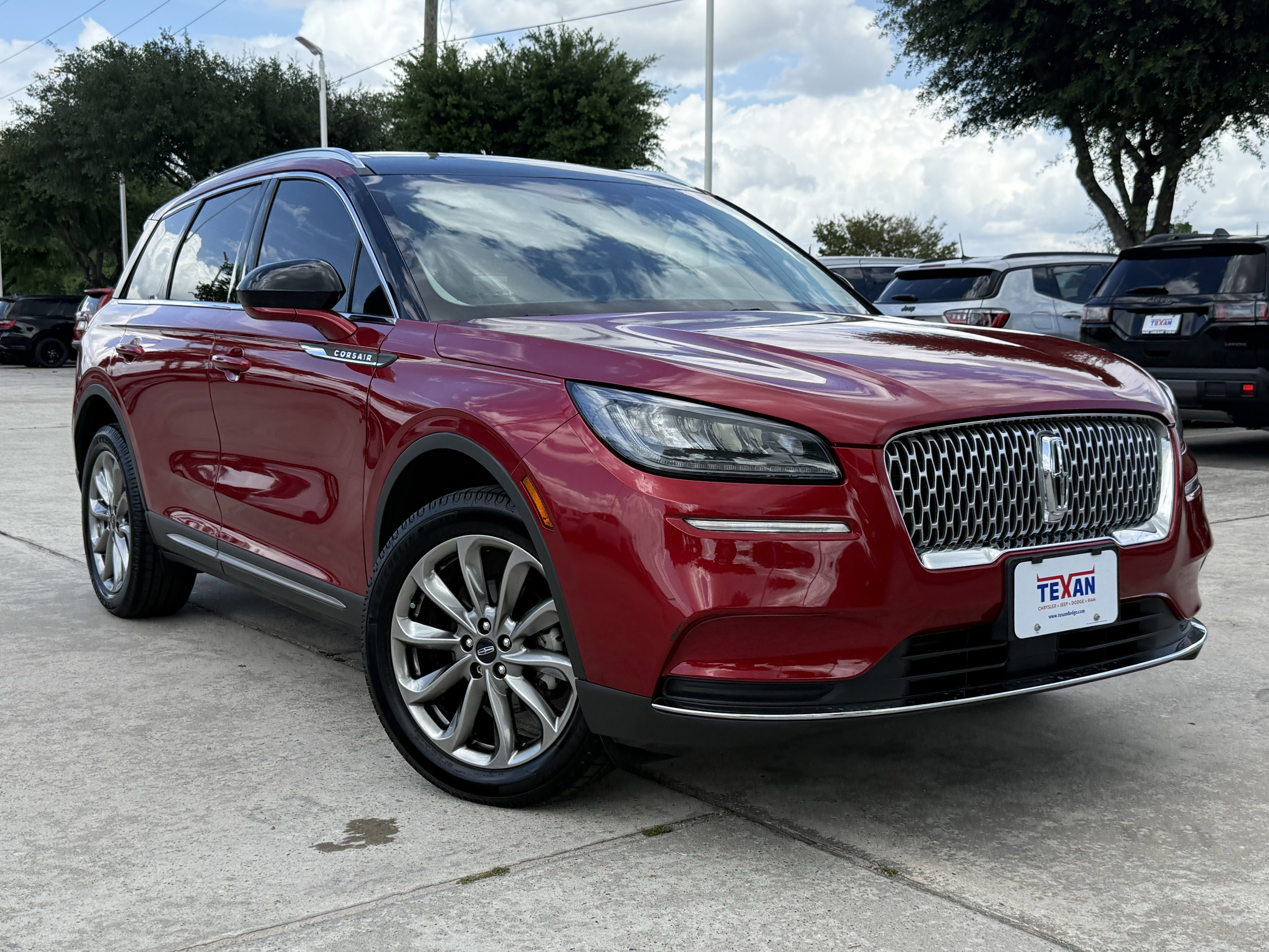 Used 2022 Lincoln Corsair FWD w/ Premium Package image 2