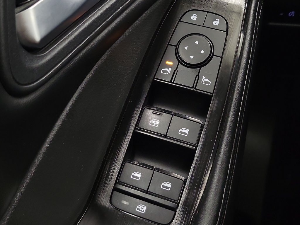 Used 2025 Nissan Rogue SV AWD/4WD image 14