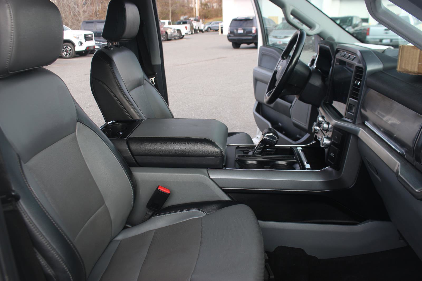 Used 2023 Ford F150 Lariat image 34