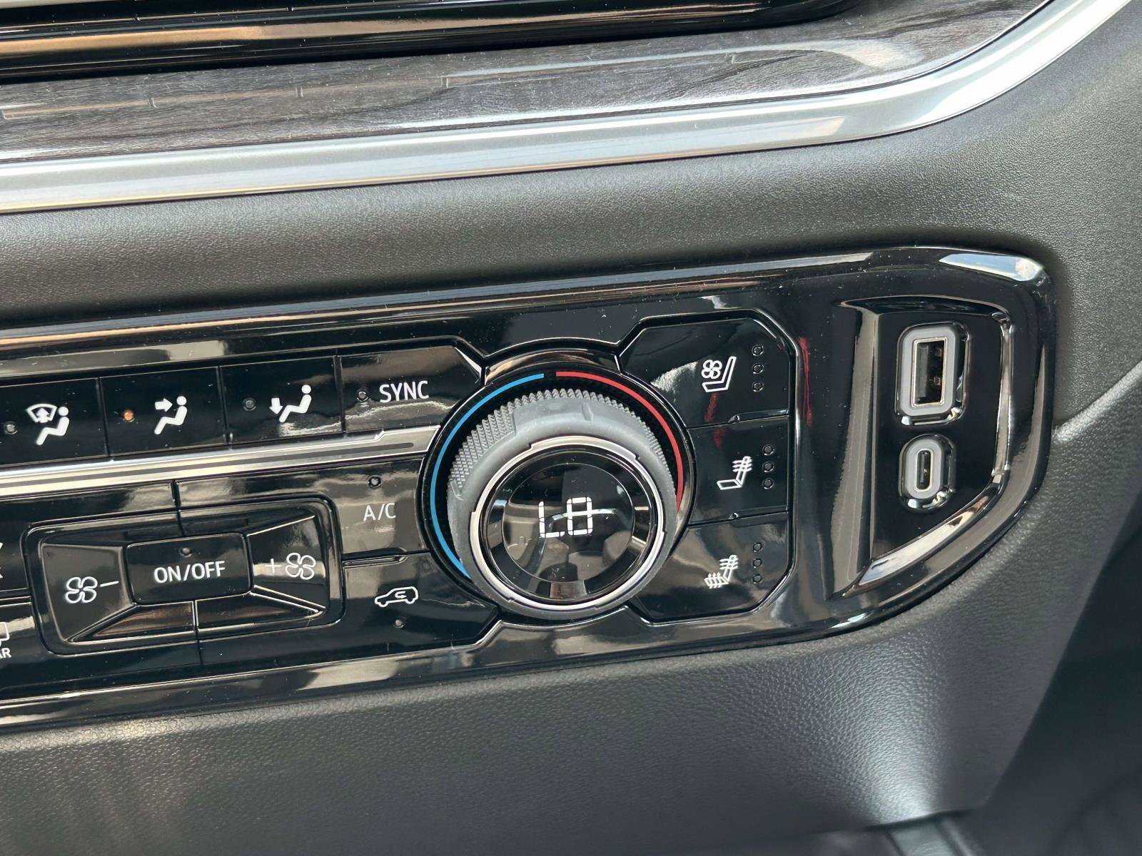 New 2026 Chevrolet Silverado 1500 LTZ w/ LTZ Premium Package image 25