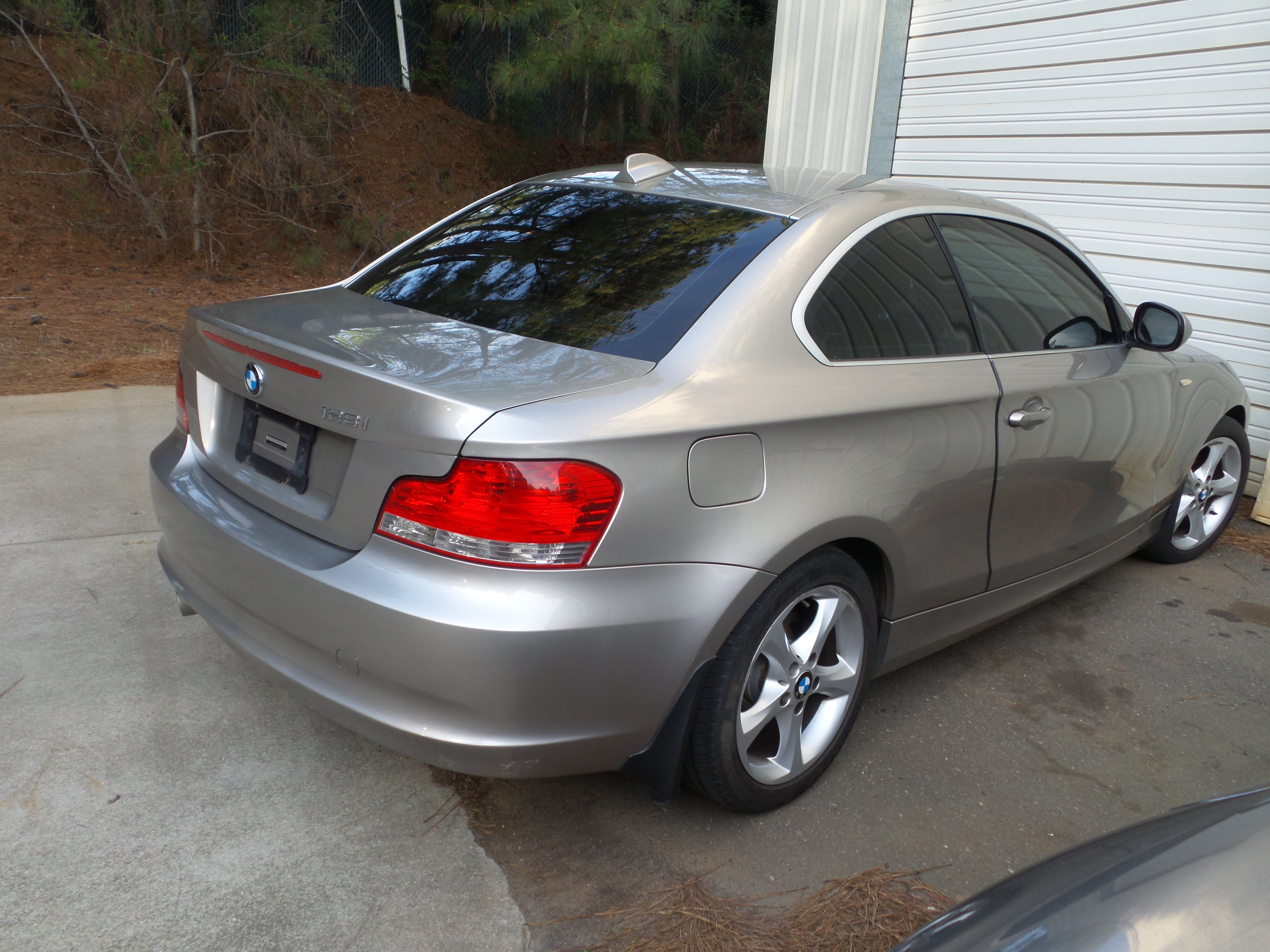 Used 2011 BMW 128i Coupe RWD image 3