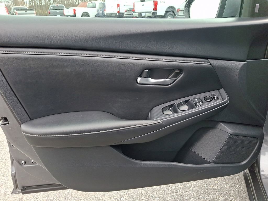 Used 2024 Nissan Sentra SV image 12