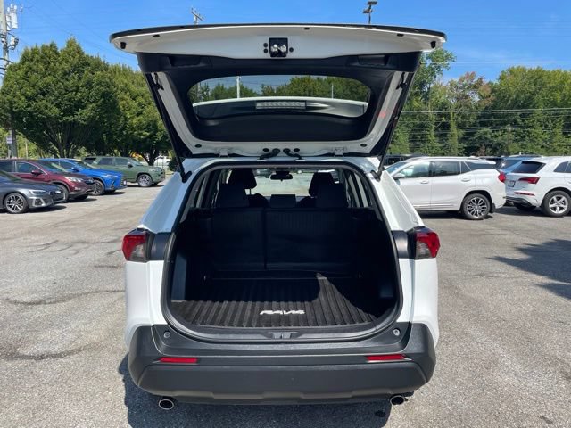 Used 2021 Toyota RAV4 LE AWD/4WD image 15