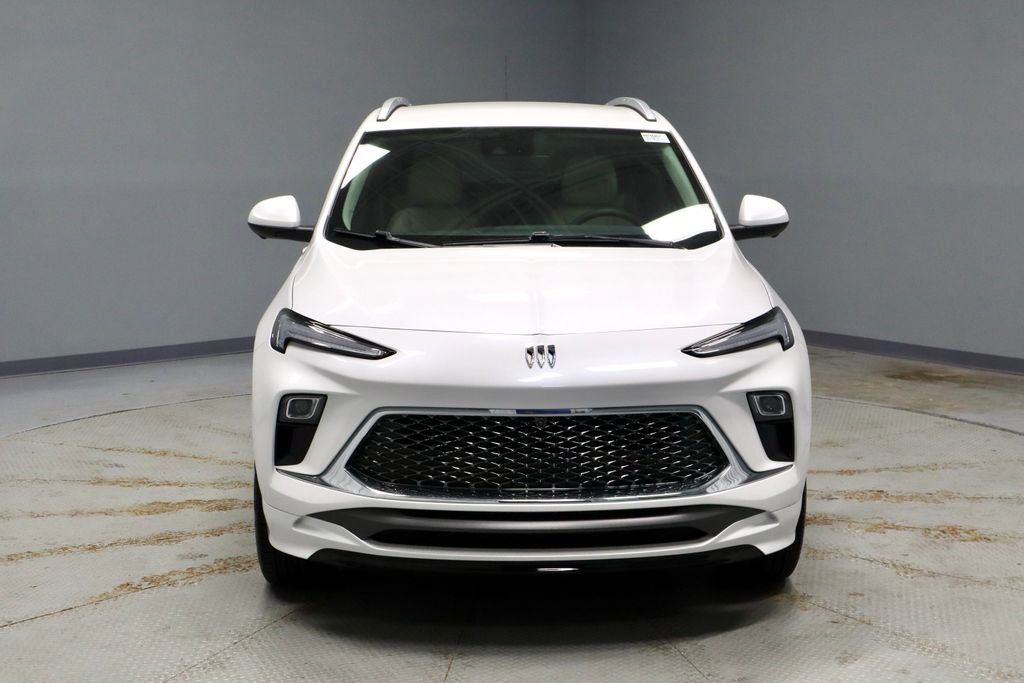 Used 2024 Buick Encore GX Avenir w/ Avenir Technology Package FWD image 7