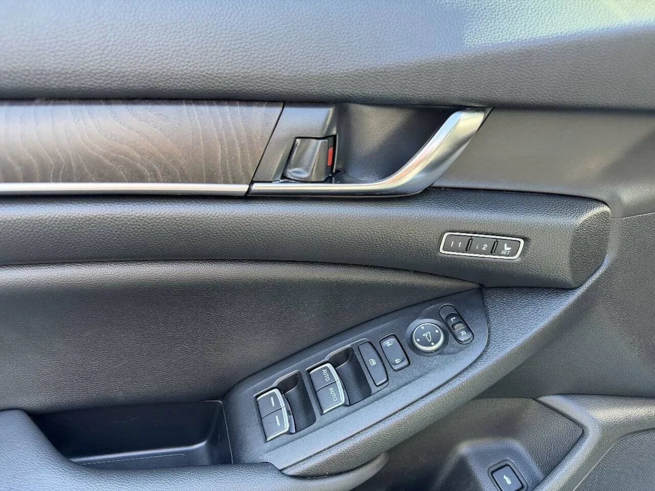 Used 2021 Honda Accord EX-L image 14