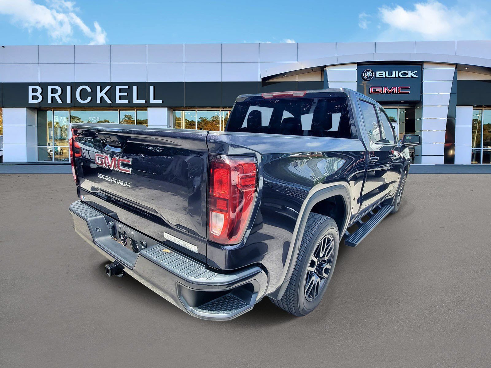 Used 2024 GMC Sierra 1500 Elevation RWD image 3