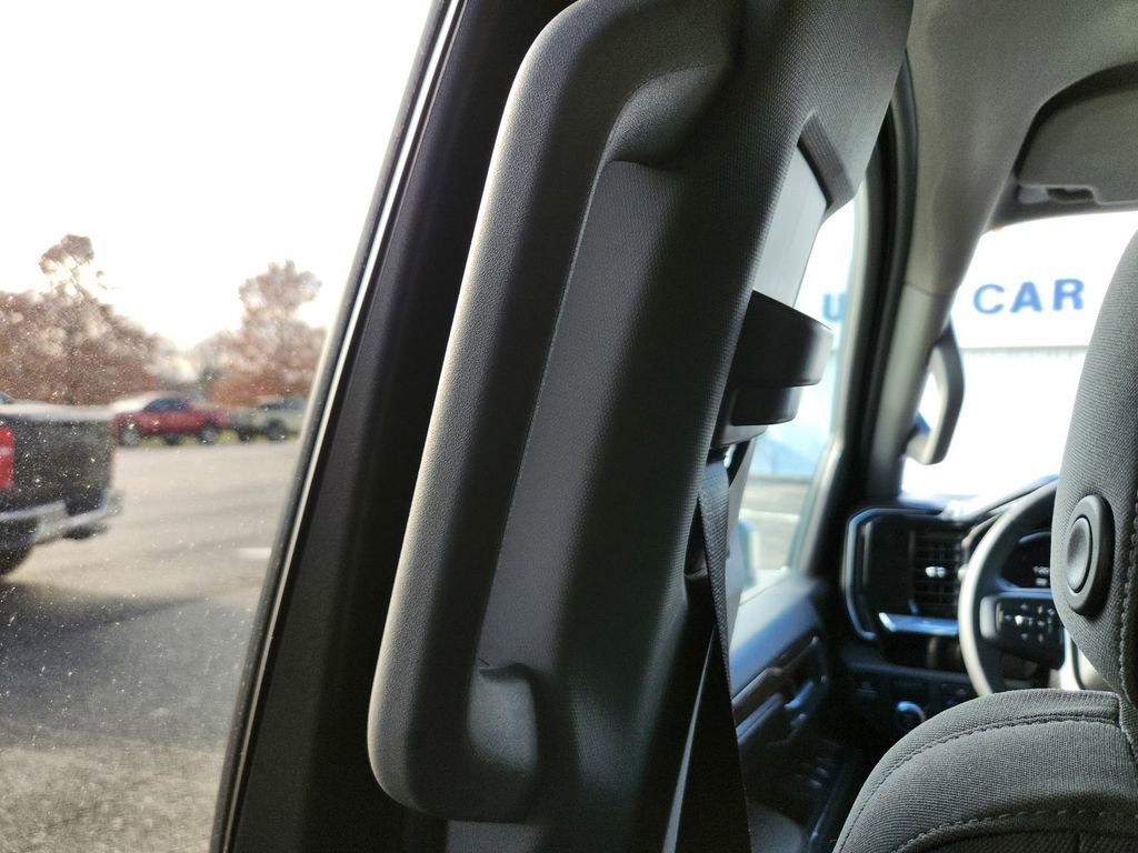 Used 2024 GMC Sierra 3500 SLE w/ SLE Convenience Package image 32