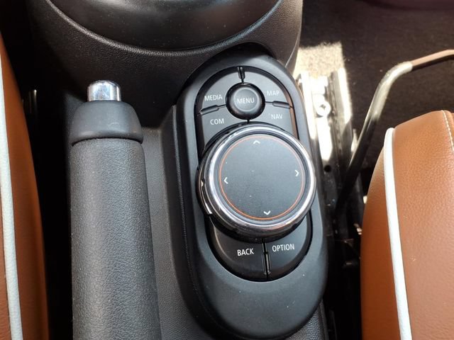 Used 2019 MINI Cooper S w/ Driver Assistance Package FWD image 11