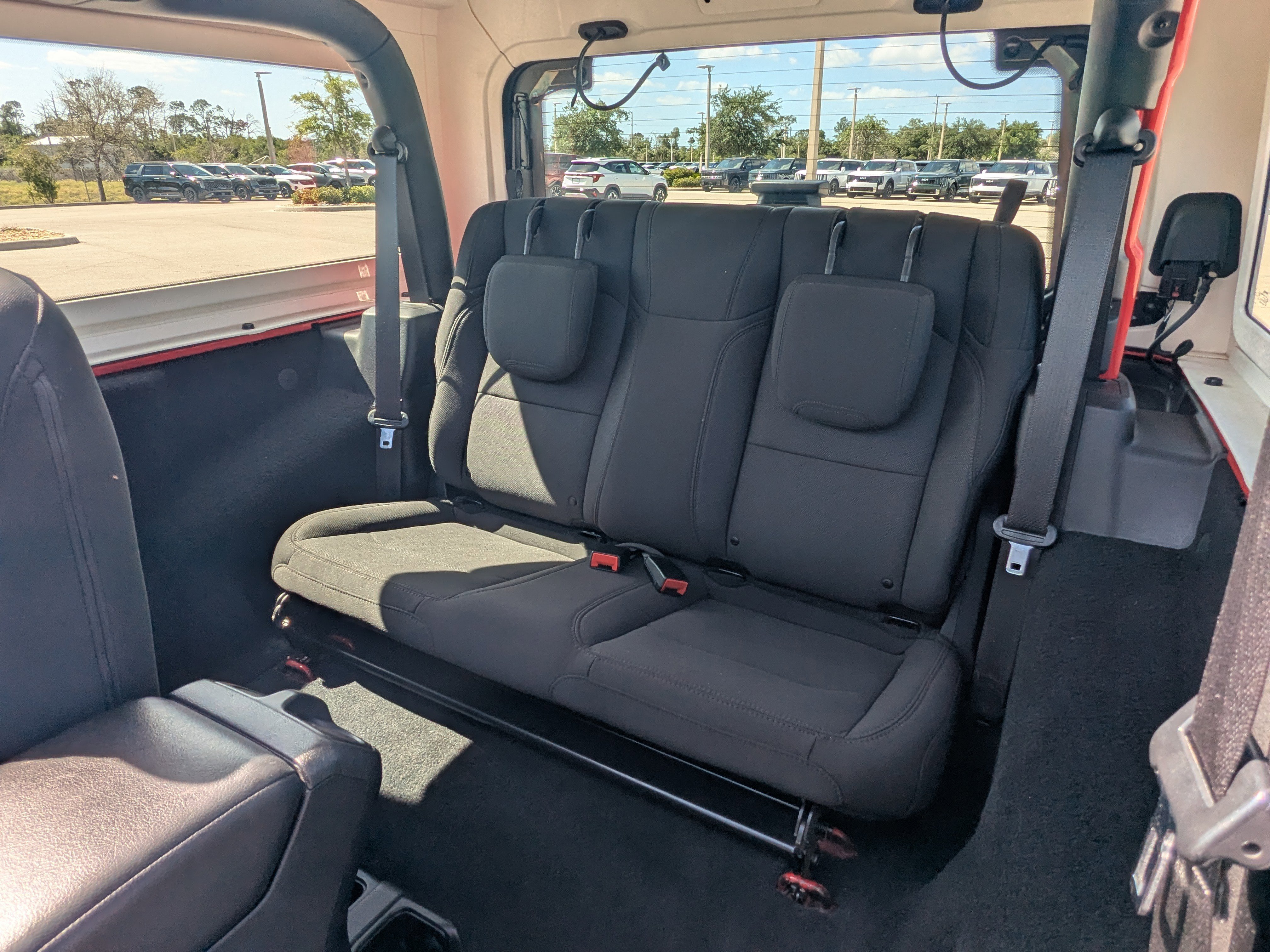 Used 2019 Jeep Wrangler Sport image 15