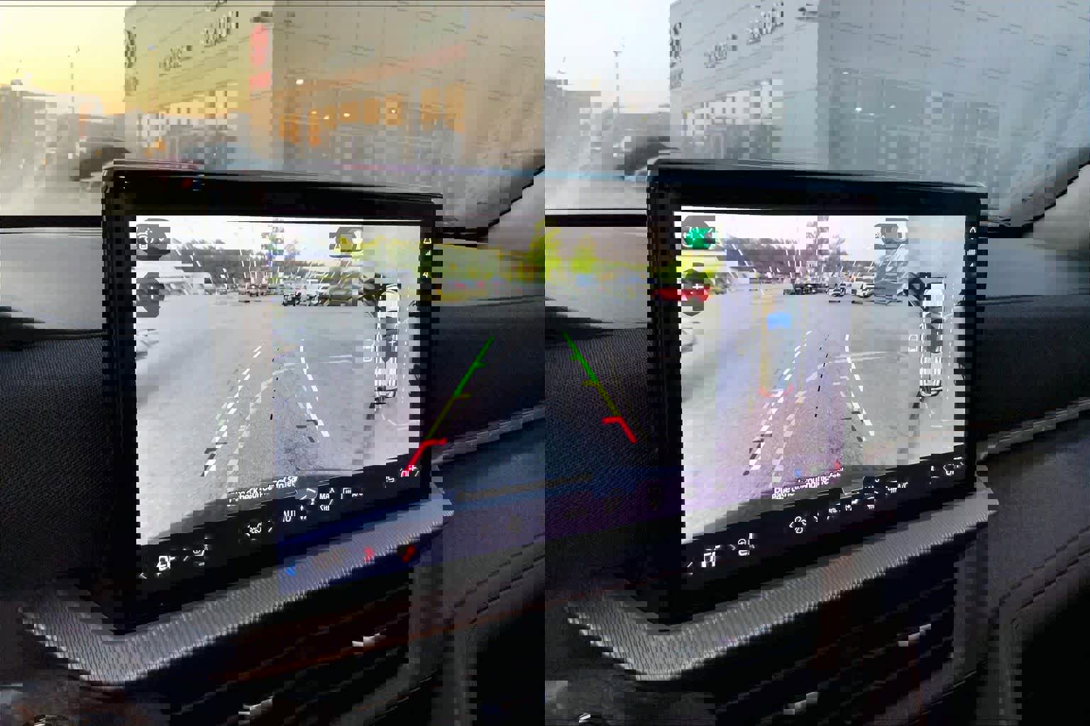 Used 2025 Ford Explorer Platinum image 27