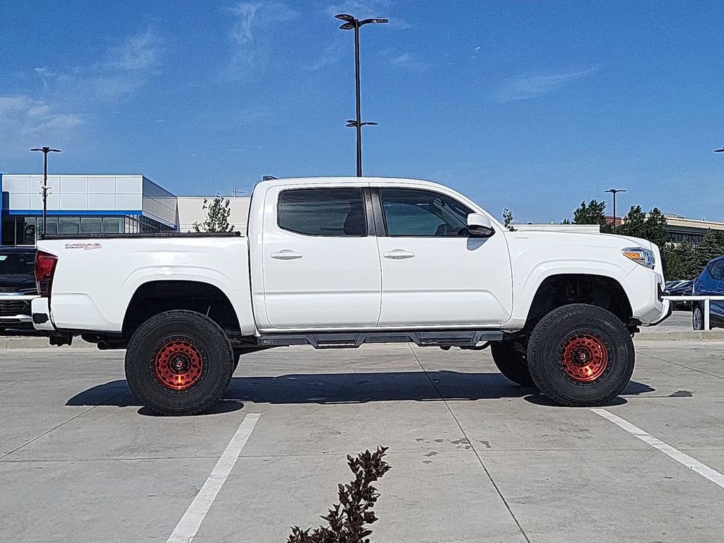 Used 2019 Toyota Tacoma SR AWD/4WD image 9