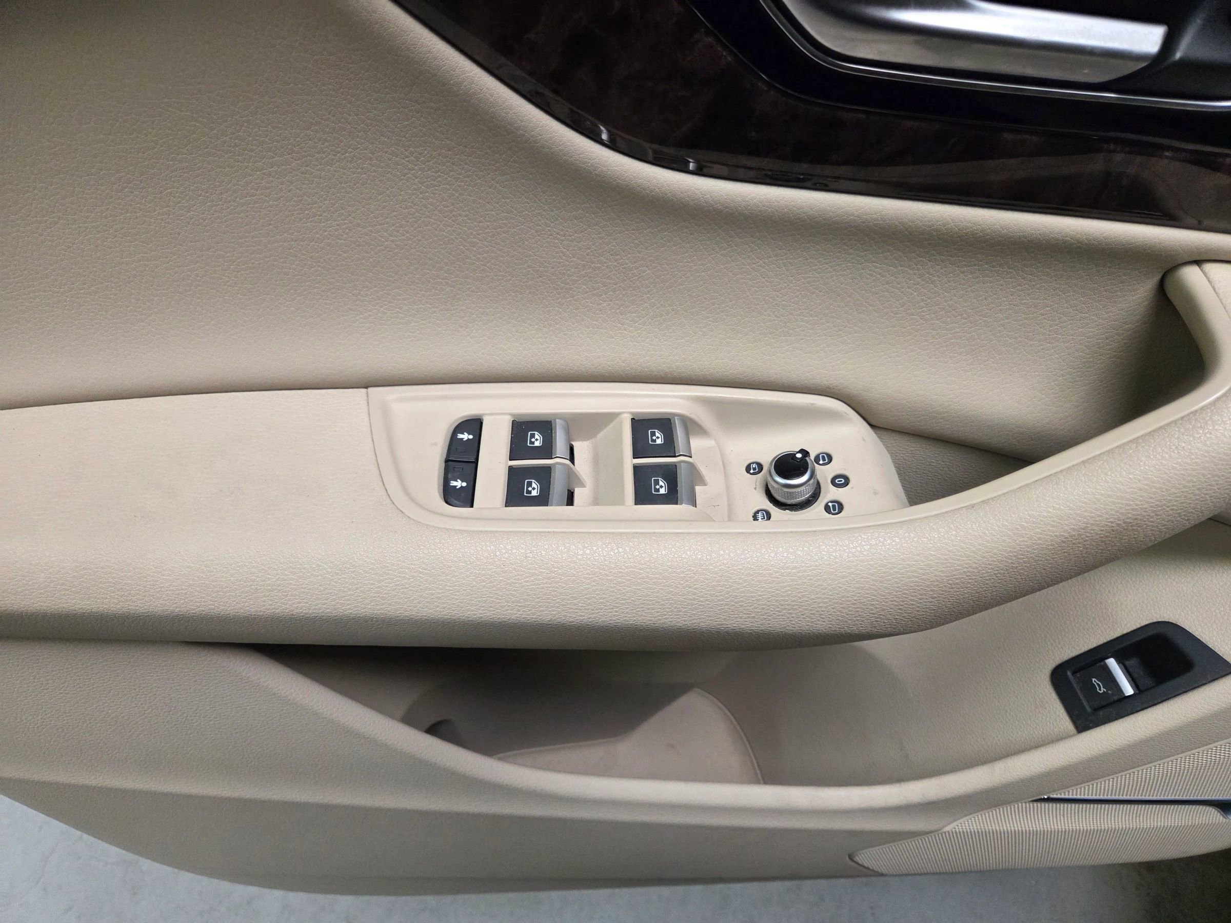 Used 2018 Audi Q7 3.0T Prestige image 16