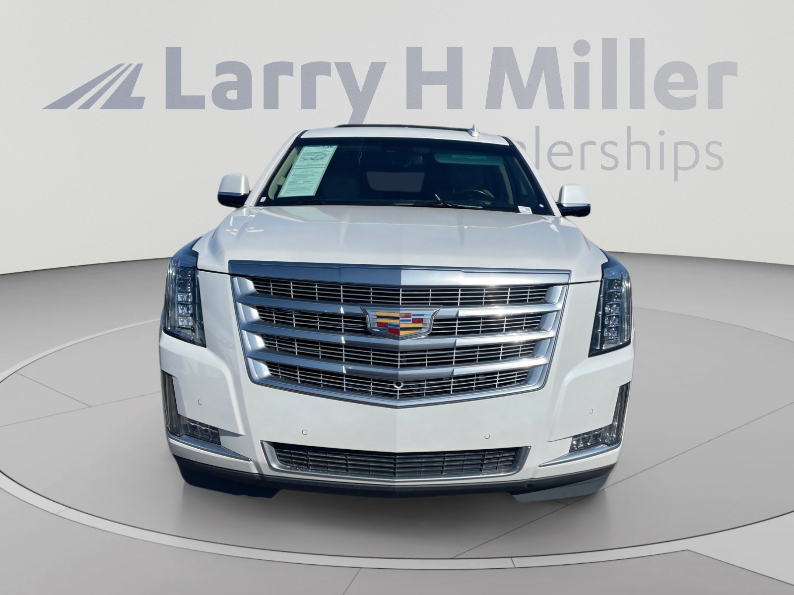 Used 2020 Cadillac Escalade Luxury w/ LPO, Radiant Package AWD/4WD image 8