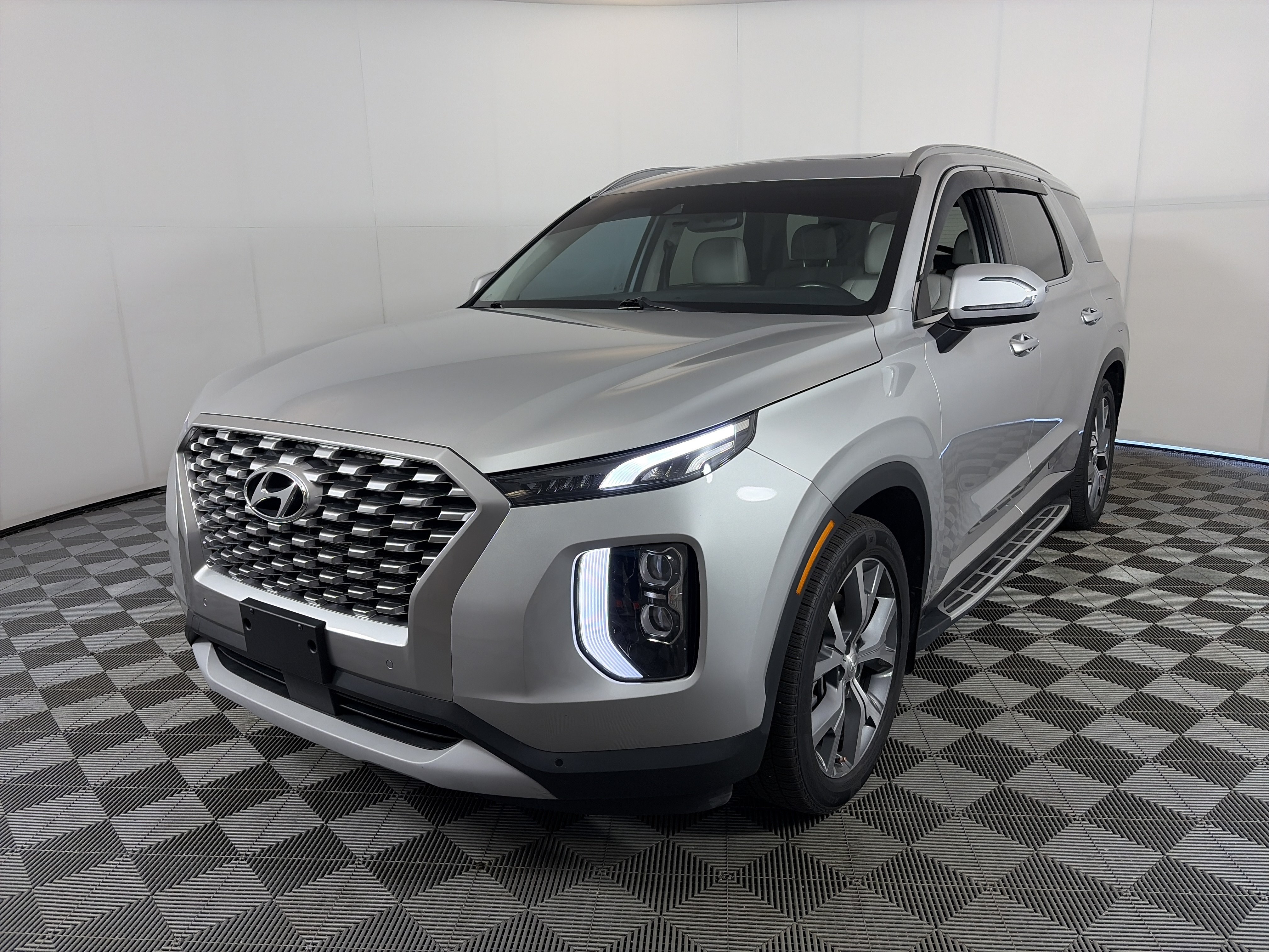 Used 2022 Hyundai Palisade SEL w/ 8P Bench Seat Package AWD/4WD image 2