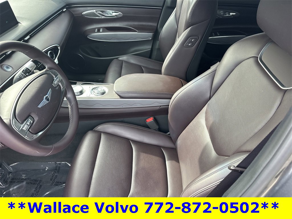 Used 2022 Genesis GV70 2.5T w/ Advanced Package image 17