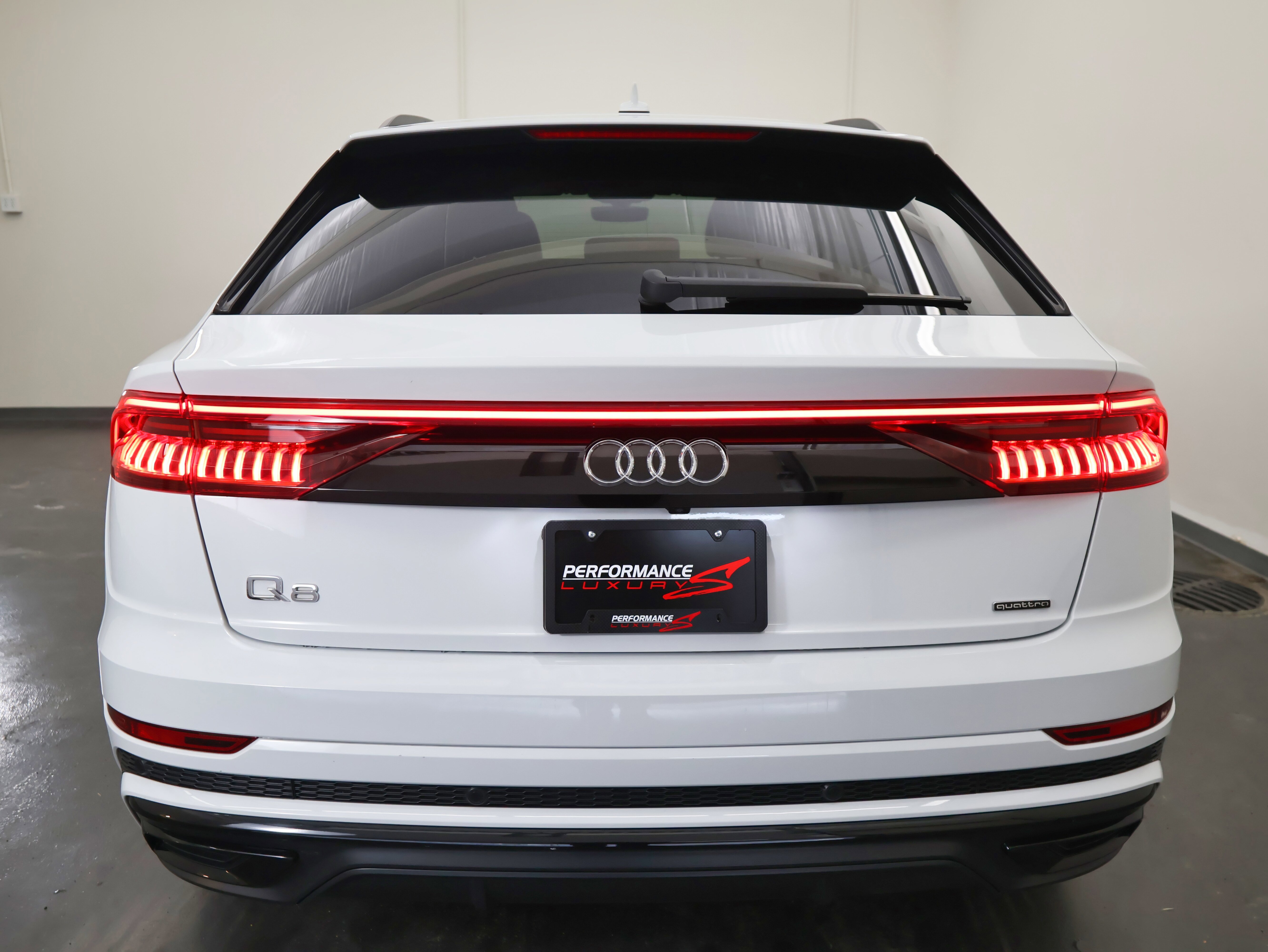 Used 2019 Audi Q8 Premium Plus w/ Premium Plus image 4