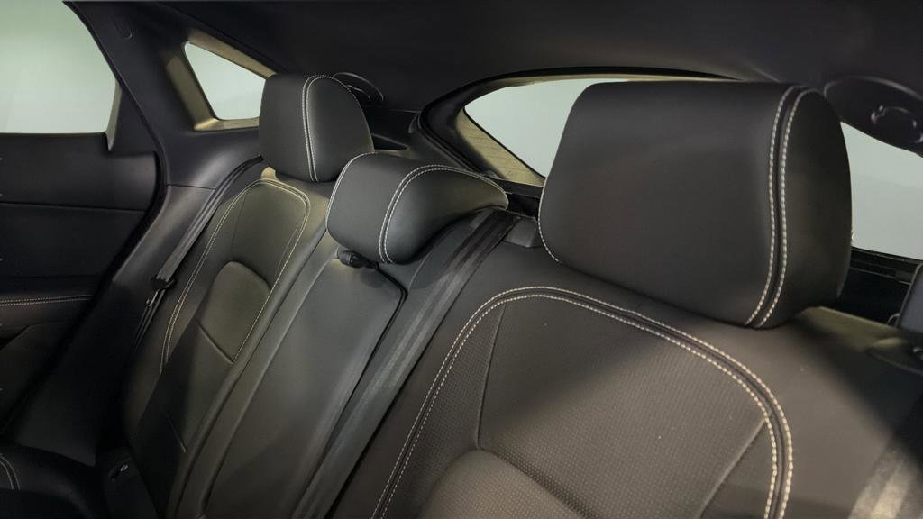 Used 2019 Jaguar E-PACE R-Dynamic HSE image 16