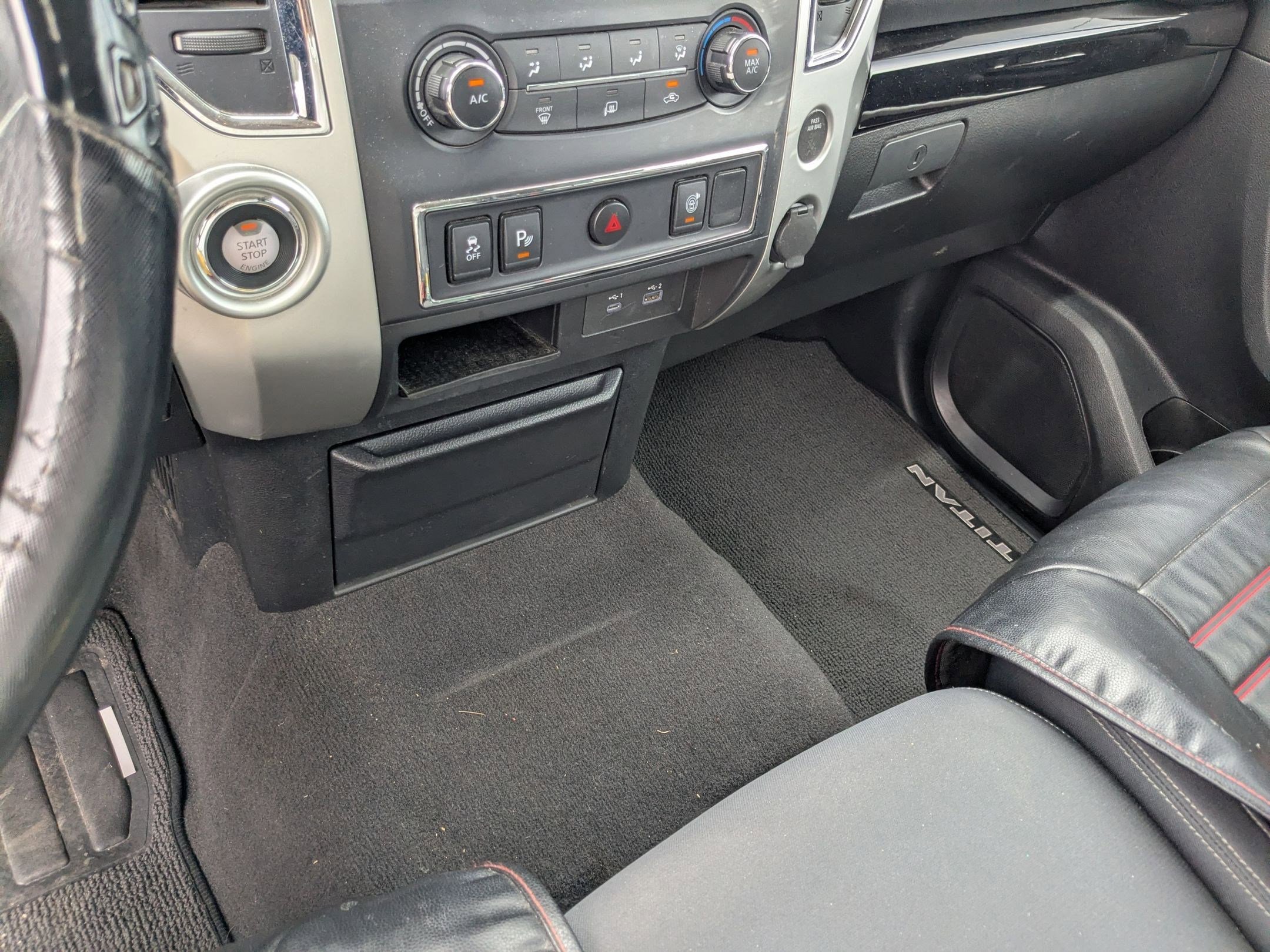 Used 2021 Nissan Titan SV w/ Accessory Utility Package RWD image 18