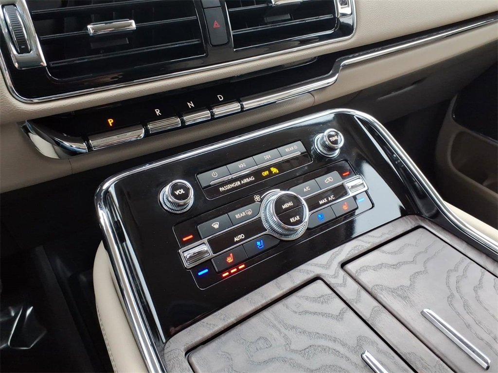 Used 2024 Lincoln Navigator Premiere image 17