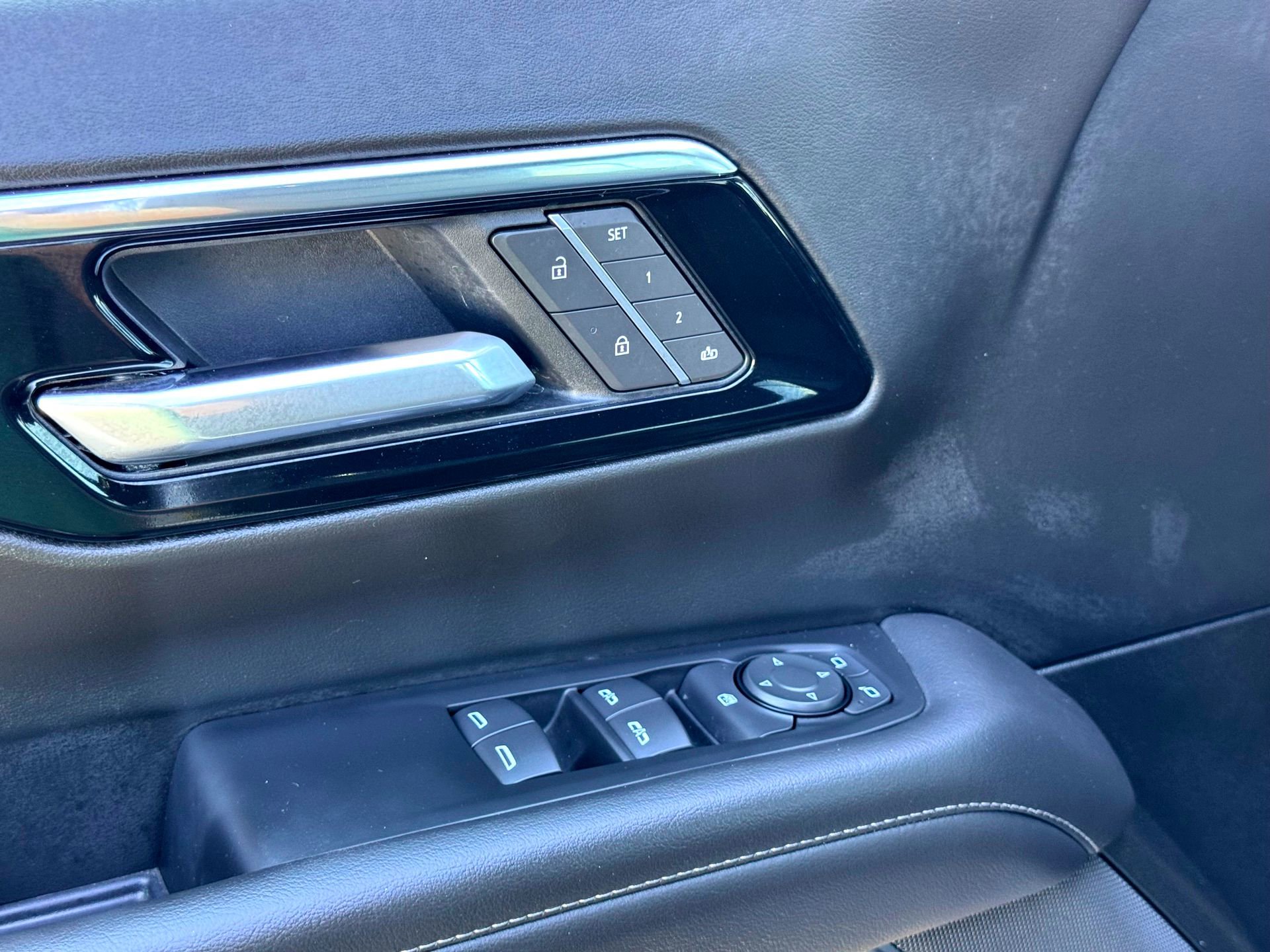 Used 2025 Chevrolet Tahoe LT image 15