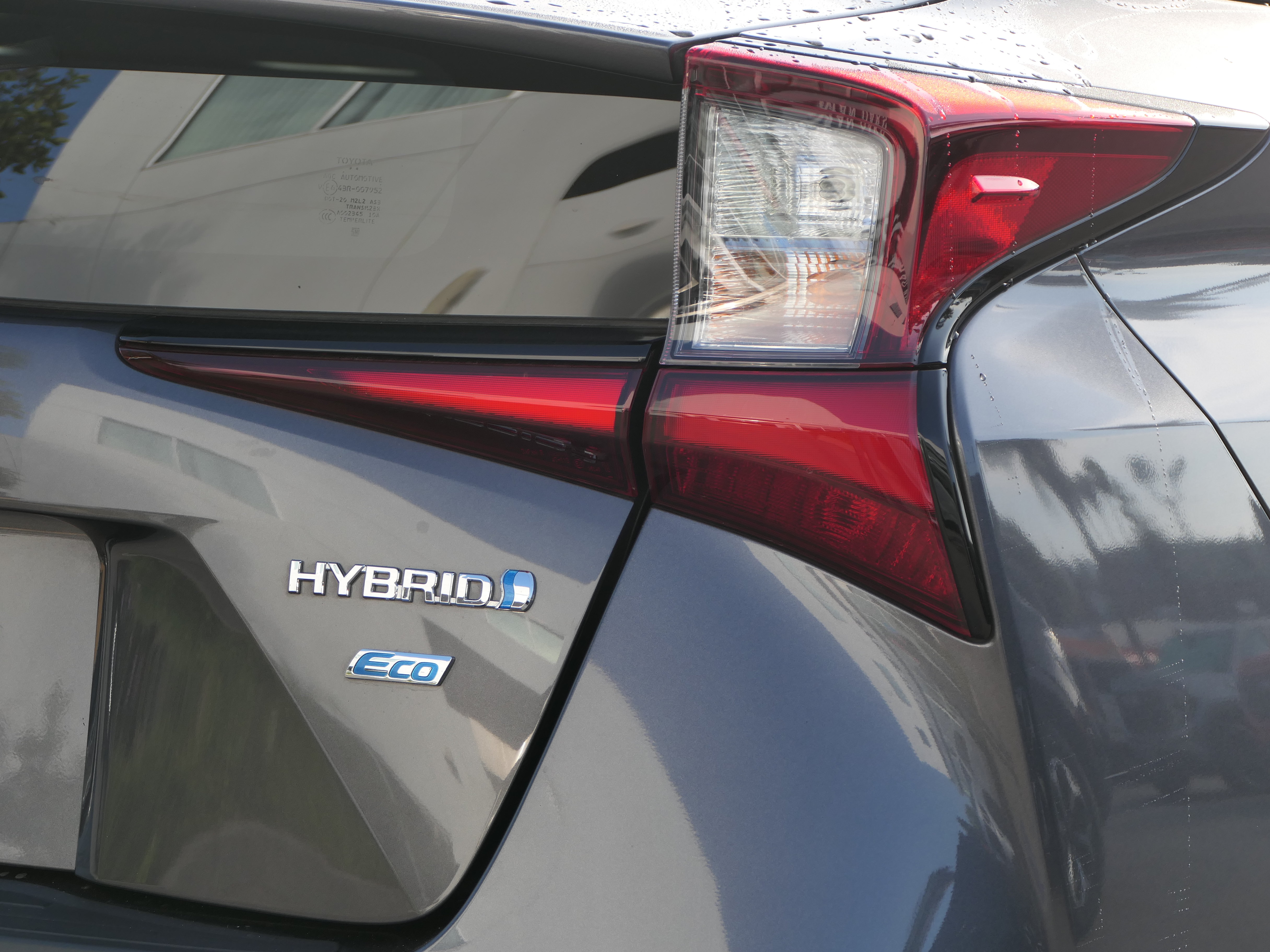 Used 2022 Toyota Prius L Eco FWD image 6