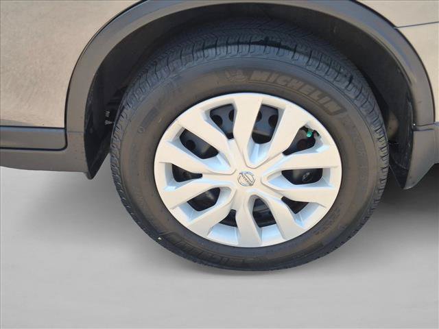 Used 2014 Nissan Rogue S AWD/4WD image 25