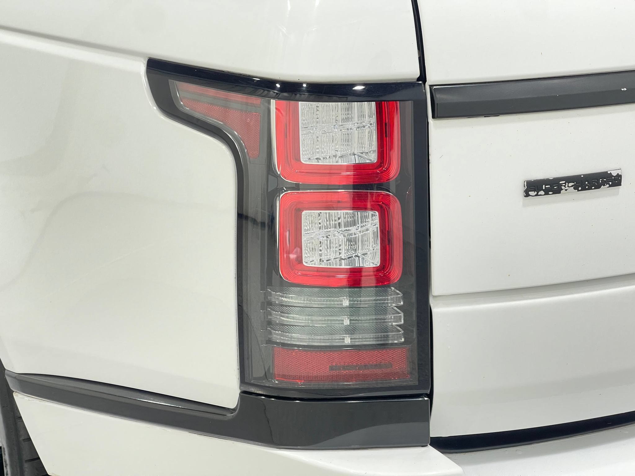 Used 2015 Land Rover Range Rover Supercharged AWD/4WD image 33