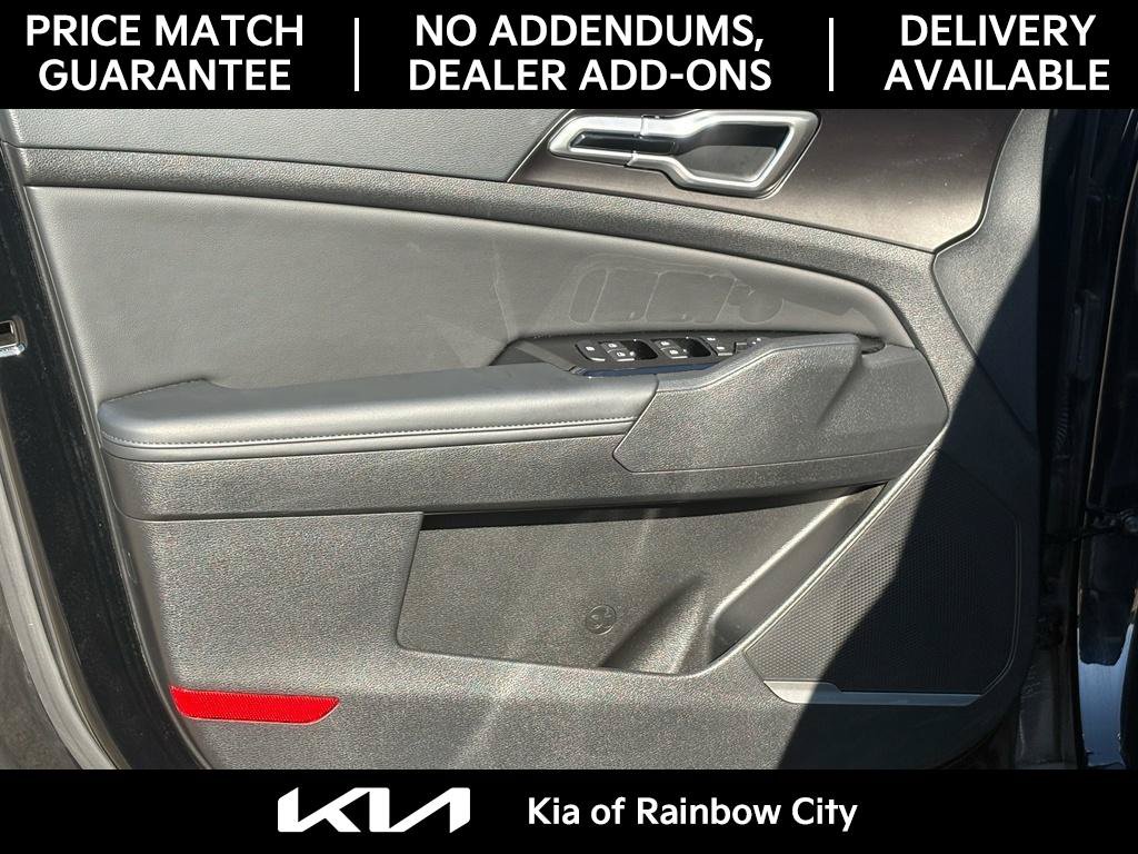 Used 2025 Kia Sportage EX FWD image 7