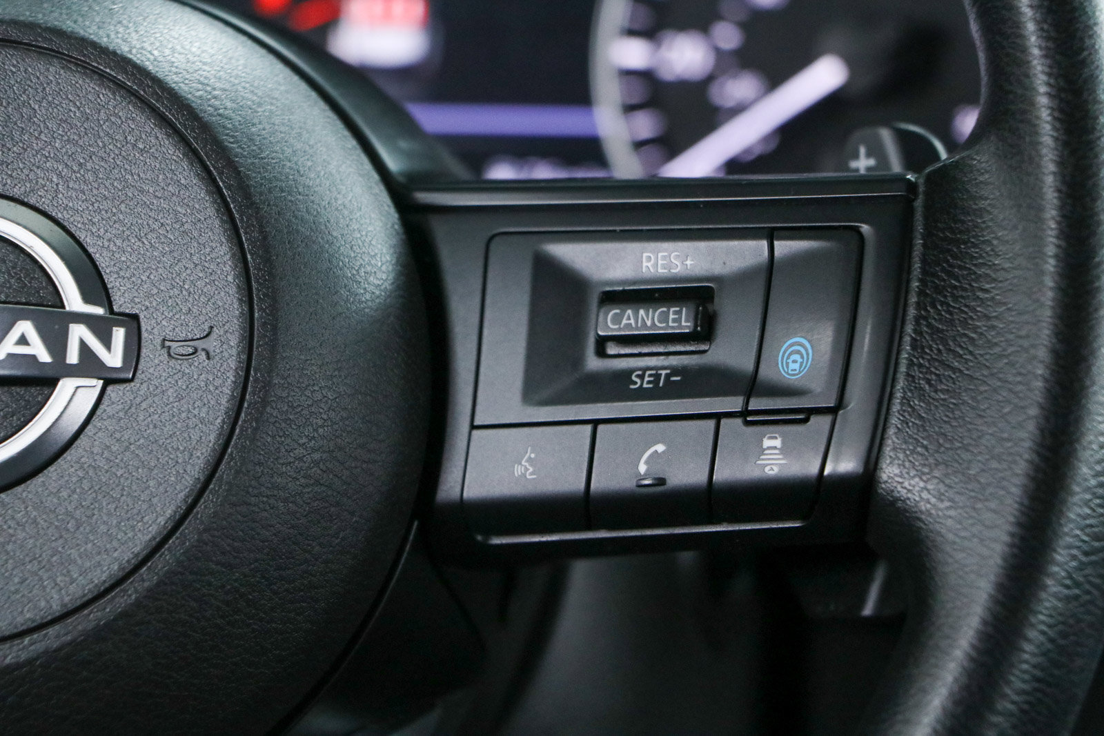 Used 2024 Nissan Rogue SV FWD image 14