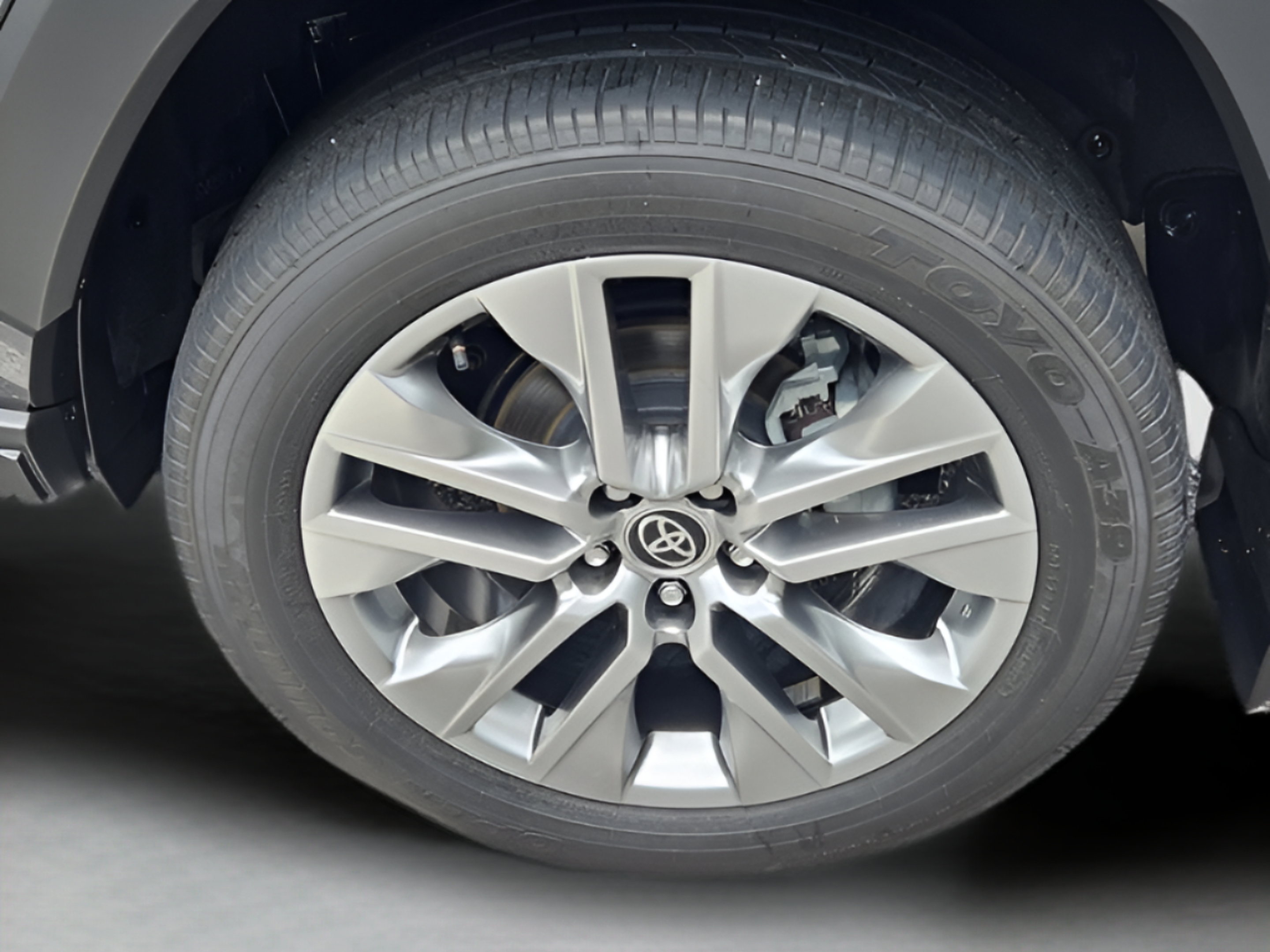 Used 2022 Toyota RAV4 XLE Premium FWD image 9
