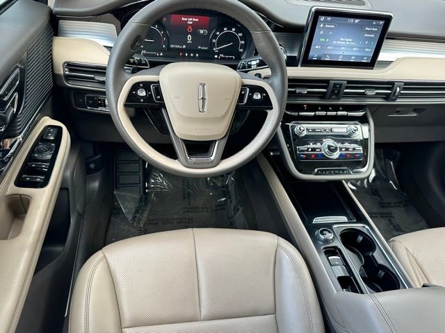 Used 2022 Lincoln Corsair FWD w/ Equipment Group 101A image 8