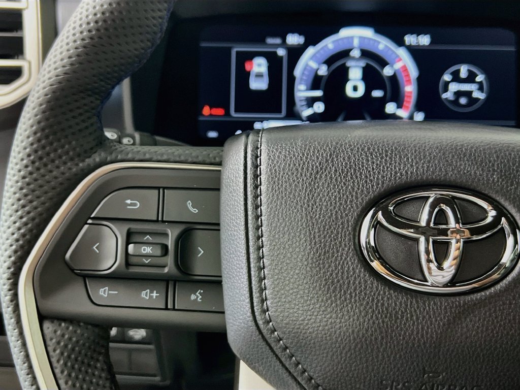 New 2026 Toyota Tundra Platinum w/ TRD Off-Road Package AWD/4WD image 18