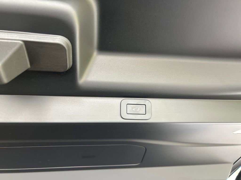 Used 2024 Land Rover Range Rover SE image 31