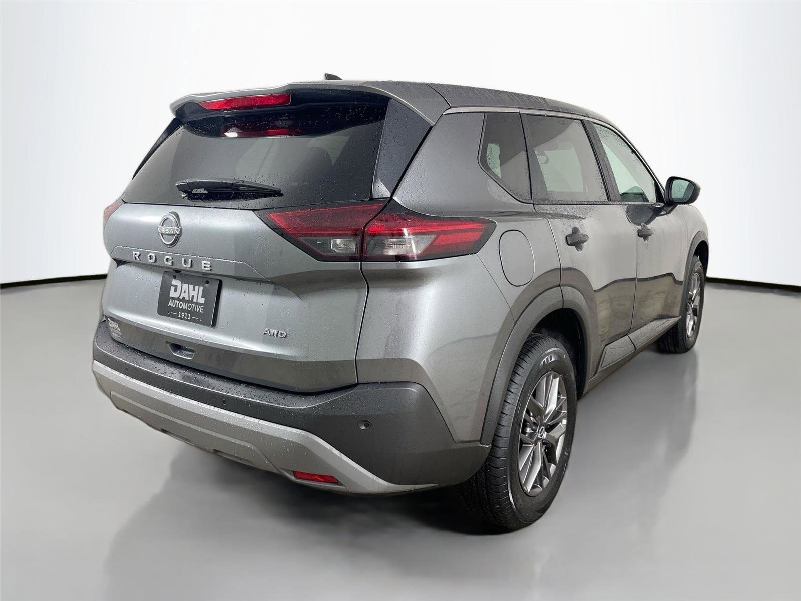 Used 2023 Nissan Rogue S AWD/4WD image 13