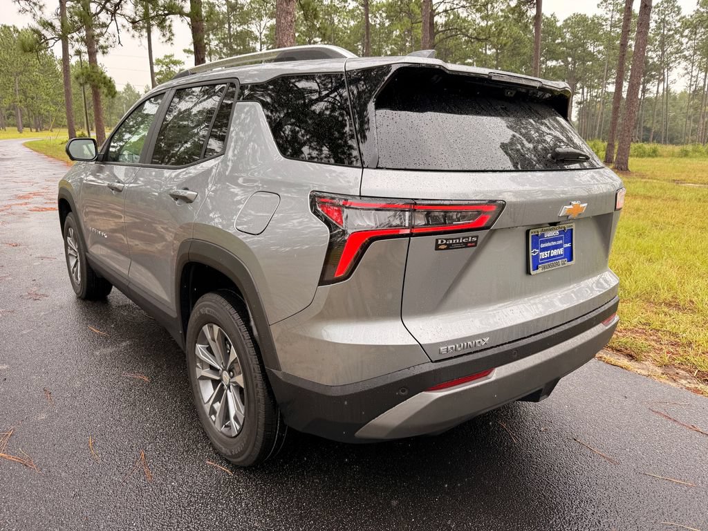 New 2027 Chevrolet Equinox LT w/ Convenience Package II FWD image 3