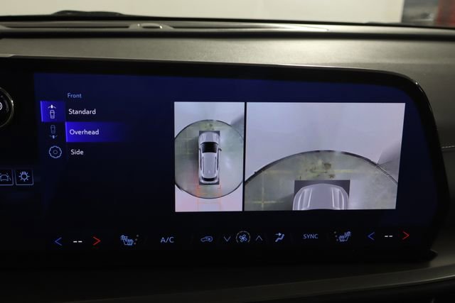 Used 2025 Chevrolet Traverse LT w/ Midnight/Sport Edition image 42