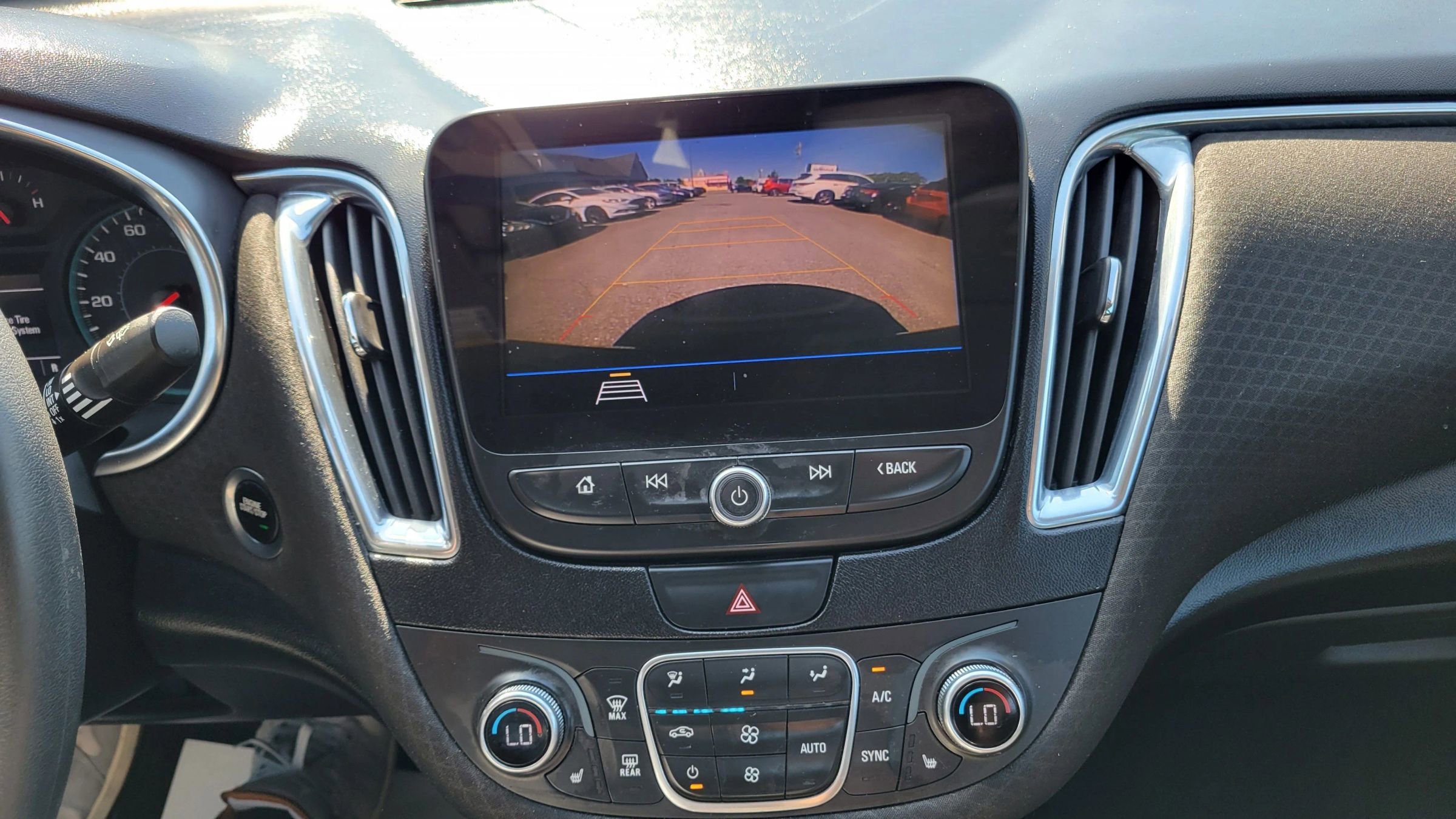 Used 2019 Chevrolet Malibu LT FWD image 23