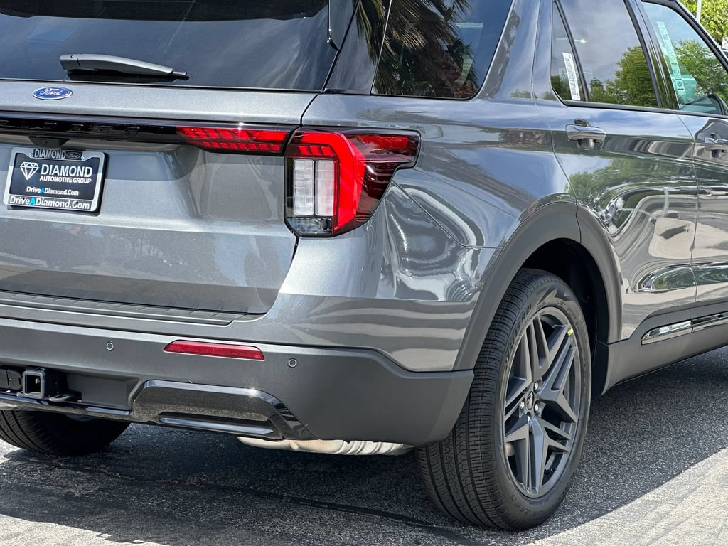 New 2026 Ford Explorer ST-Line w/ ST-Line Street Pack RWD image 8