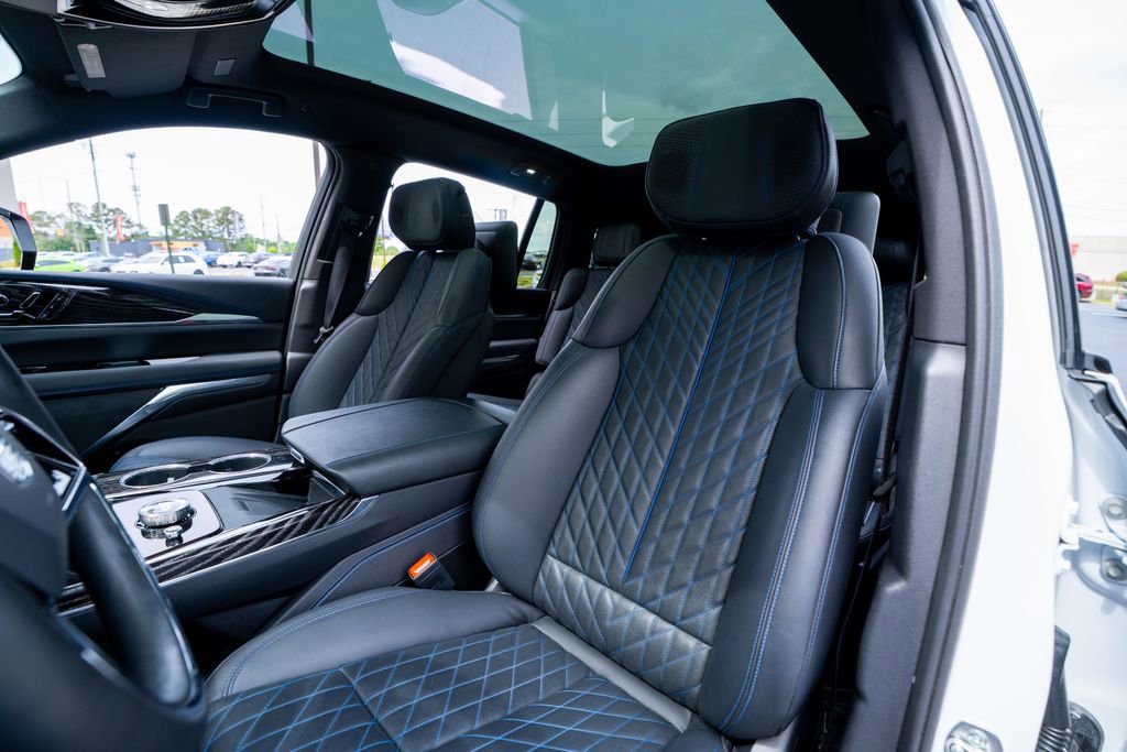 Used 2025 Cadillac Escalade IQ Luxury 1 w/ Smart Trailering package AWD/4WD image 33