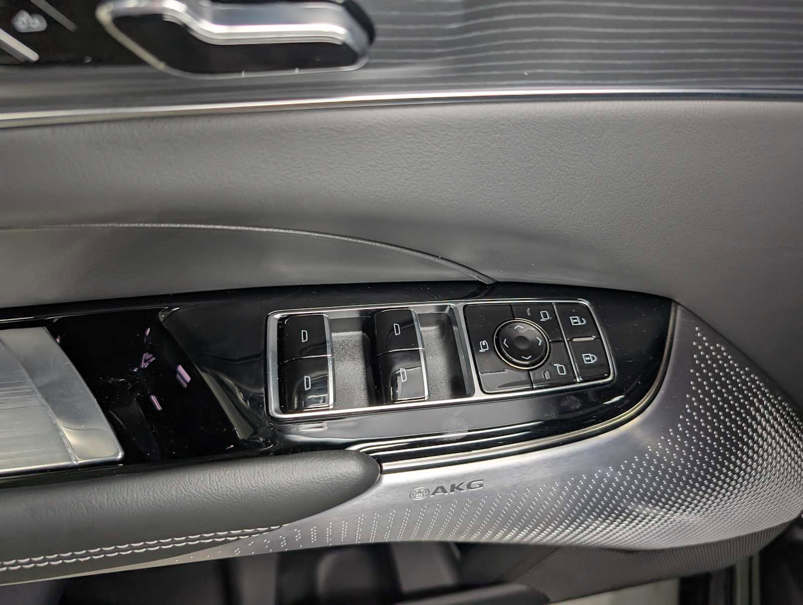 New 2026 Cadillac Lyriq V image 35