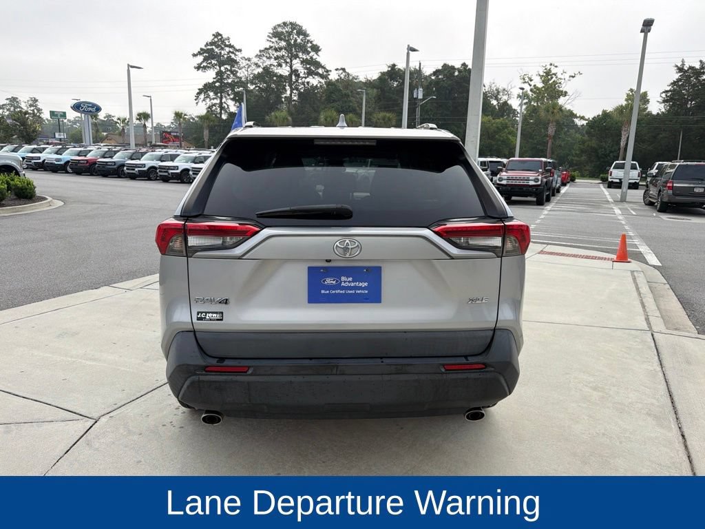 Used 2021 Toyota RAV4 XLE w/ Convenience Package FWD image 8