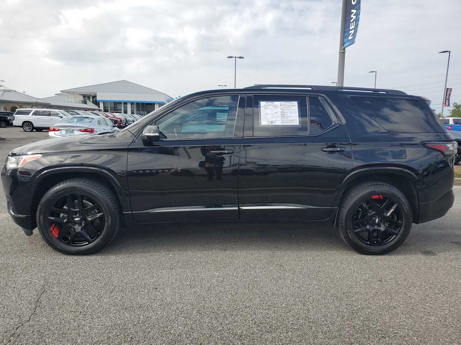Used 2020 Chevrolet Traverse Premier w/ Redline Edition image 2